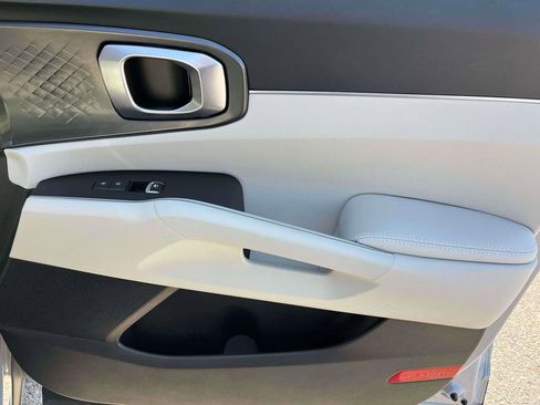 Used 2025 Kia Sorento S w/ Panoramic Sunroof Package FWD image 10