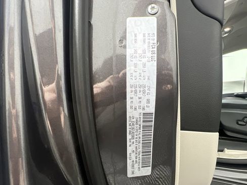 Used 2018 Chrysler Pacifica Touring-L w/ Premium Audio Group FWD image 34