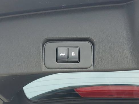 Used 2025 Nissan Rogue SV FWD image 14