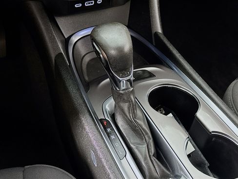 Used 2022 Chevrolet Malibu LT FWD image 19