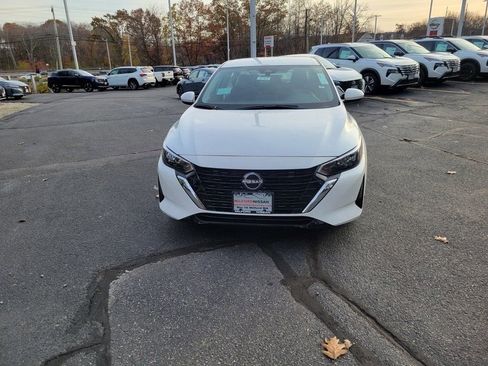 Used 2025 Nissan Sentra SV w/ All-Weather Package image 8