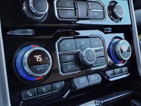 Used 2024 GMC Yukon XL Denali w/ Denali Reserve Package image 7