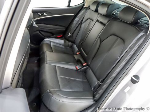 Used 2023 Genesis G70 2.0T RWD image 16