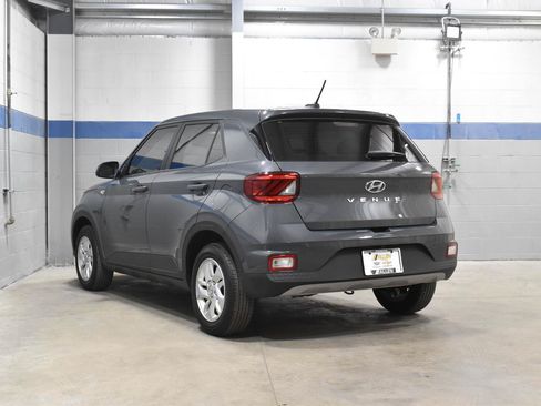 Used 2024 Hyundai Venue SE FWD image 25