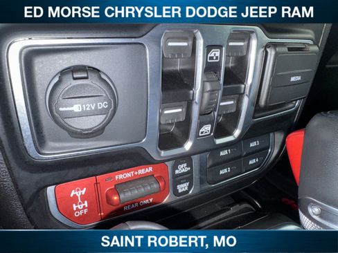 Used 2025 Jeep Wrangler Unlimited Rubicon AWD/4WD image 19