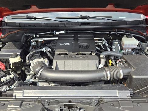 Certified 2022 Nissan Frontier SV image 11