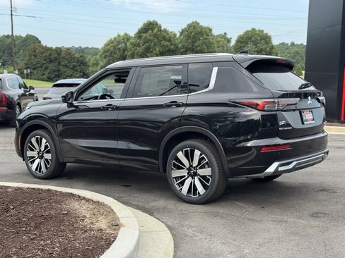 New 2025 Mitsubishi Outlander SEL image 8