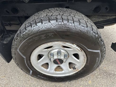 Used 2015 GMC Sierra 1500 2WD Regular Cab image 24