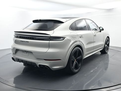 Certified 2026 Porsche Cayenne GTS AWD/4WD image 14