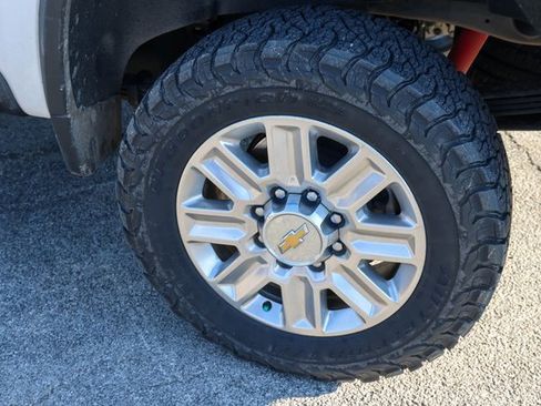 Used 2024 Chevrolet Silverado 2500 High Country w/ High Country Premium Package image 7