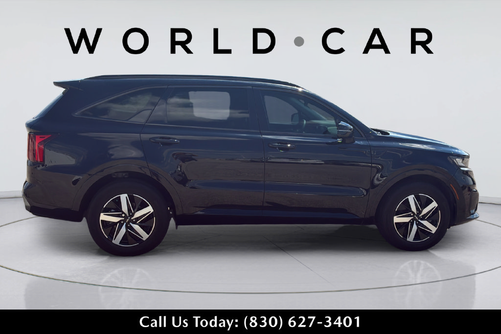 Used 2023 Kia Sorento S FWD image 2