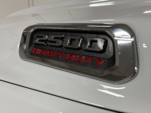 Used 2024 RAM 2500 Tradesman w/ Chrome Appearance Group image 25