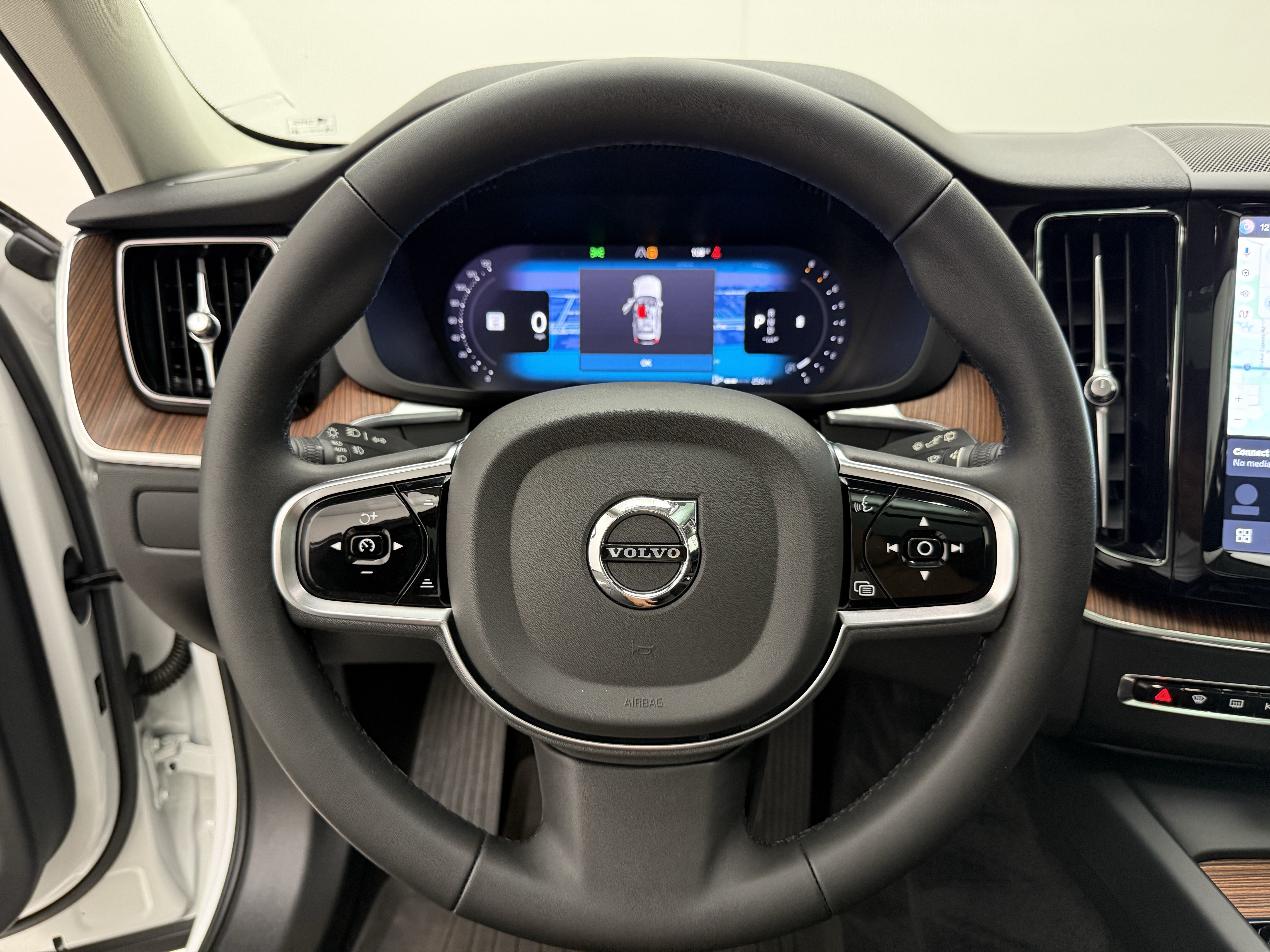 Certified 2024 Volvo XC60 B5 Plus w/ Protection Package Premier AWD/4WD image 15