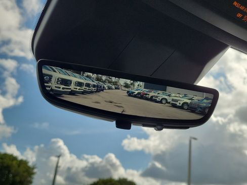 Used 2025 Cadillac Escalade Sport Platinum image 11