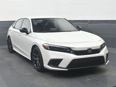 Used 2023 Honda Civic Sport image 2