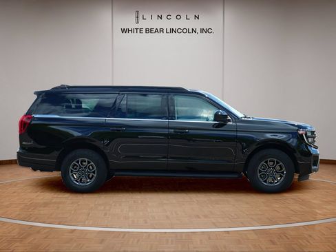 Used 2025 Ford Expedition Max Active AWD/4WD image 4