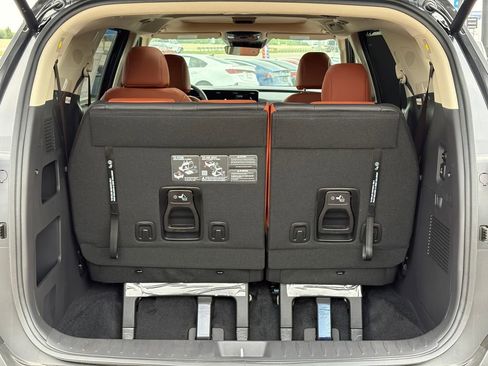 New 2026 Kia Carnival SX FWD image 17