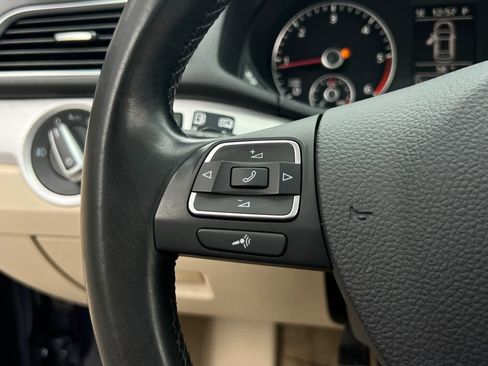 Used 2013 Volkswagen Passat TDI SE image 29