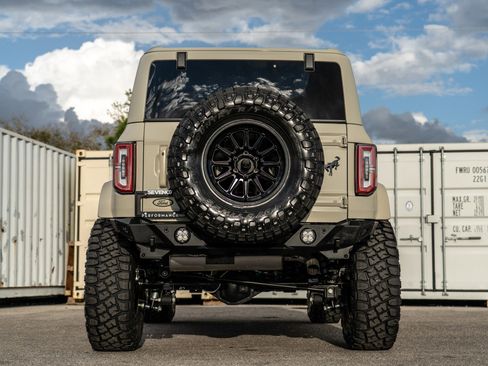 New 2025 Ford Bronco Badlands image 5