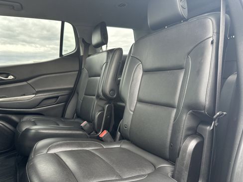 Used 2019 GMC Acadia SLT w/ Black Edition image 30