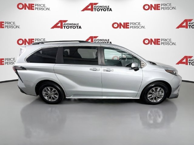 Certified 2024 Toyota Sienna XLE FWD image 9