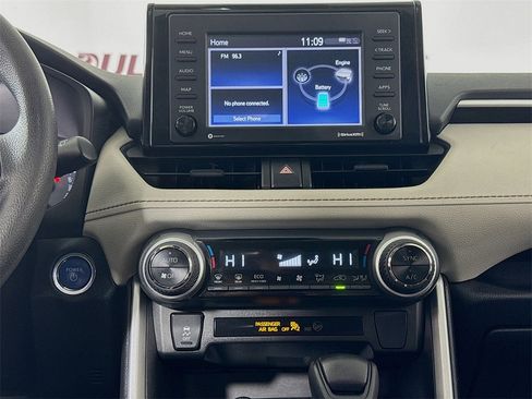 Used 2022 Toyota RAV4 XLE image 15