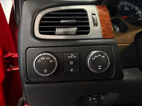 Used 2012 Chevrolet Avalanche LT AWD/4WD image 11