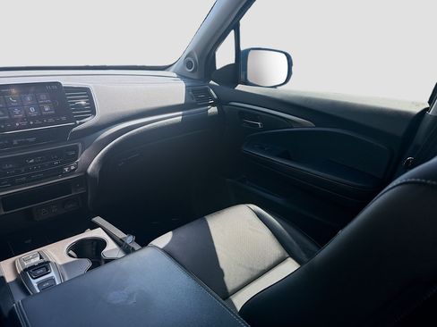 Certified 2025 Honda Ridgeline RTL image 21