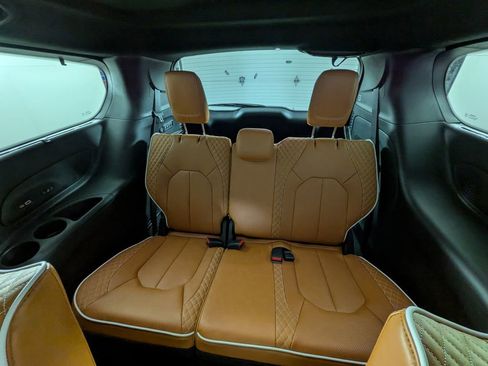 New 2026 Chrysler Pacifica Pinnacle w/ Trailer Tow Group image 39