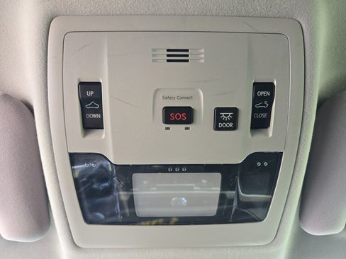 Used 2016 Lexus ES 350 w/ Luxury Package w/Wood Trim FWD image 21
