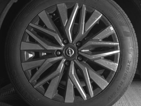 Used 2025 Nissan Altima 2.5 SV image 12