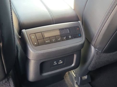 Used 2024 Nissan Pathfinder SL w/ Black Appearance Package FWD image 11