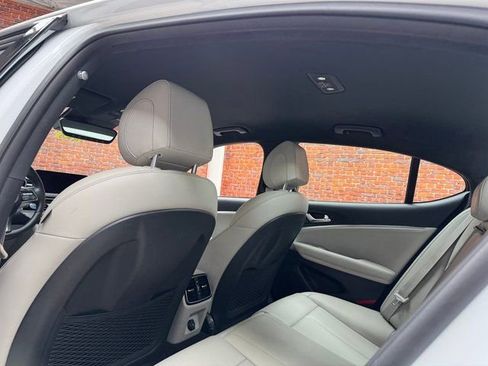 Used 2023 Genesis G70 2.0T image 23