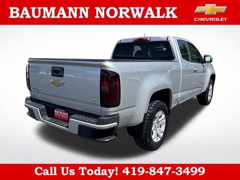 Used 2017 Chevrolet Colorado LT w/ LT Convenience Package RWD image 5