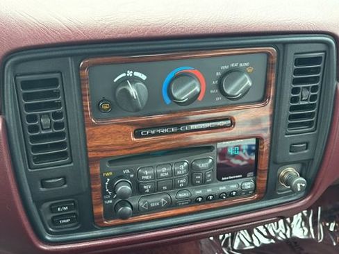 Used 1996 Chevrolet Caprice SS RWD image 24
