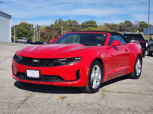 Used 2023 Chevrolet Camaro LT image 3