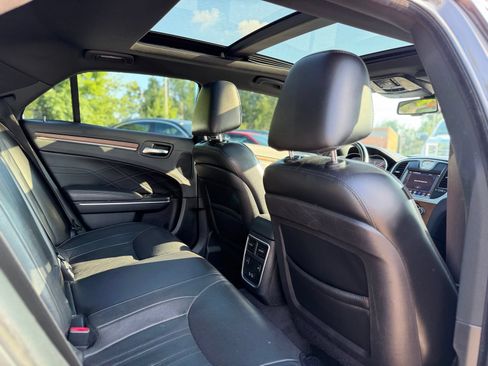 Used 2018 Chrysler 300 C w/ Safetytec Plus Group RWD image 24