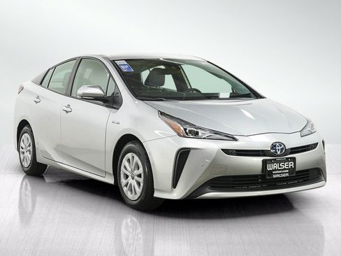 Used 2021 Toyota Prius LE FWD image 7