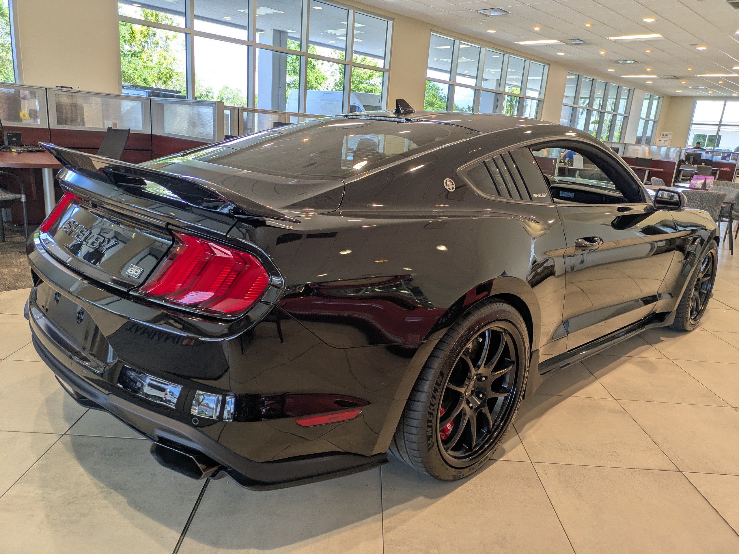 Used 2022 Ford Mustang GT Premium w/ GT Performance Package RWD image 3