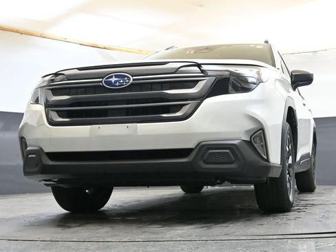 Certified 2025 Subaru Forester Premium AWD/4WD image 29