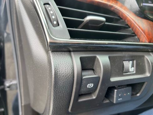 Used 2018 Cadillac CTS Luxury RWD image 23