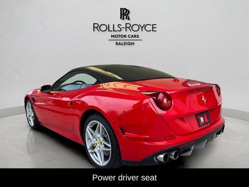 Used 2016 Ferrari California T RWD image 8