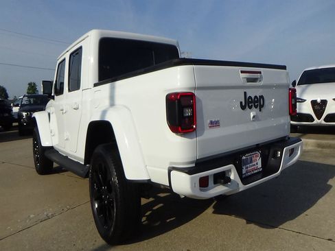 Used 2023 Jeep Gladiator Overland AWD/4WD image 8