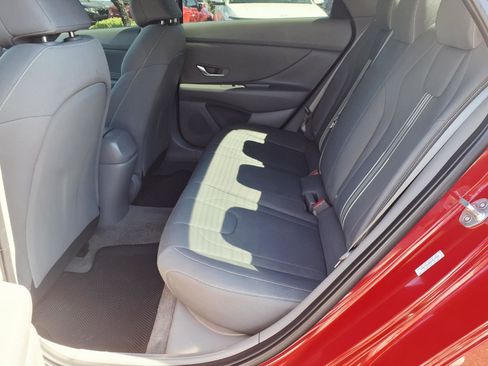 Used 2023 Hyundai Elantra SEL w/ Convenience Package FWD image 17