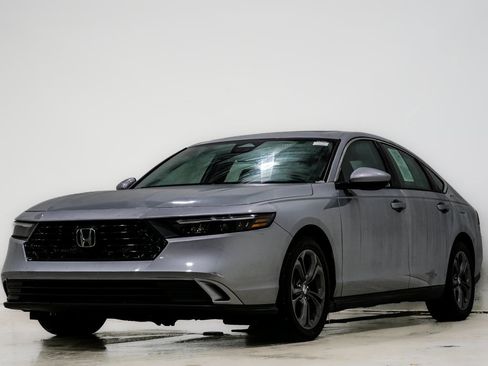Used 2023 Honda Accord EX image 3