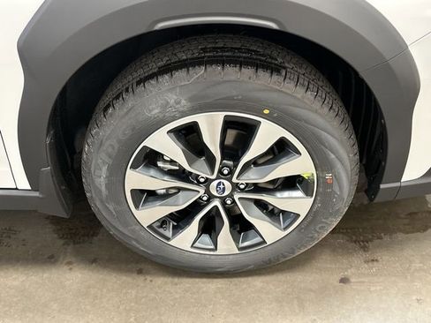 Certified 2025 Subaru Outback Limited image 5