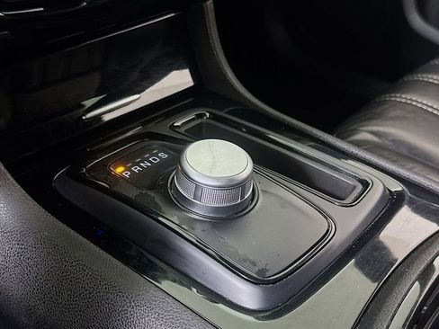 Used 2019 Chrysler 300 S image 17