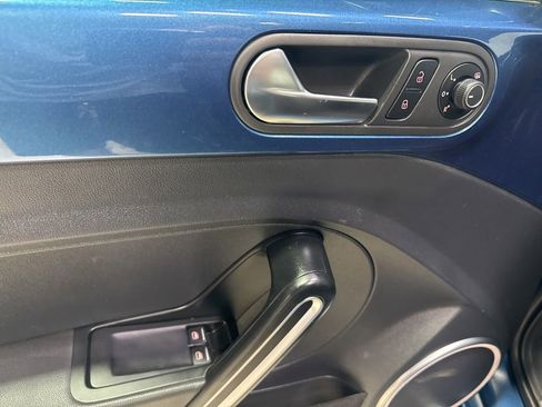 Used 2017 Volkswagen Beetle 1.8T SE FWD image 25
