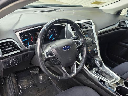 Used 2014 Ford Fusion SE w/ Equipment Group 201A FWD image 10