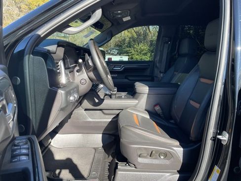 Used 2024 GMC Sierra 1500 AT4 w/ Technology Package image 11